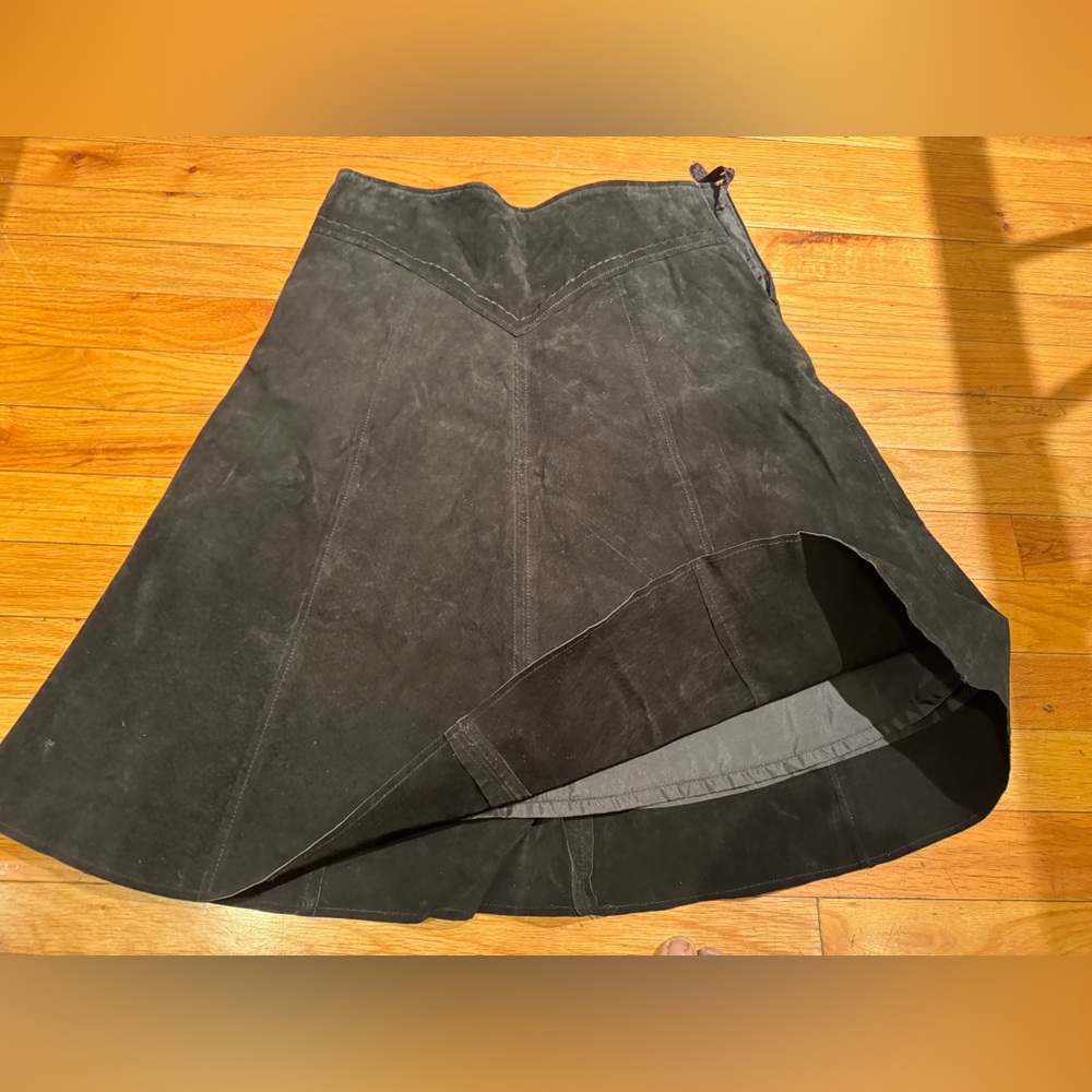 ❤️ AQUA Elegant Black Suede Skirt. Size: 4